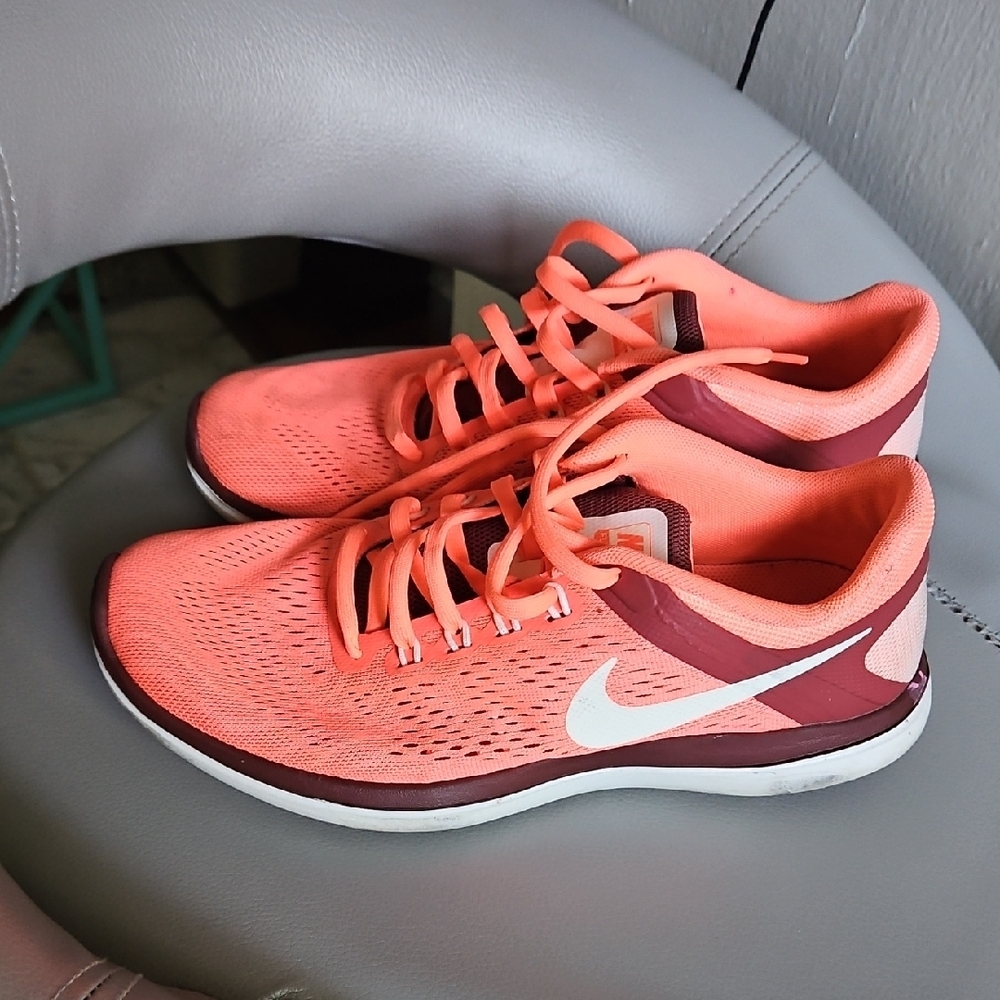 Nike Flex Run Athletic Shoes - Picture 2 of 10